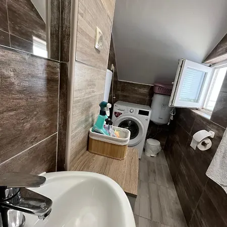 Judita Apartman Omis